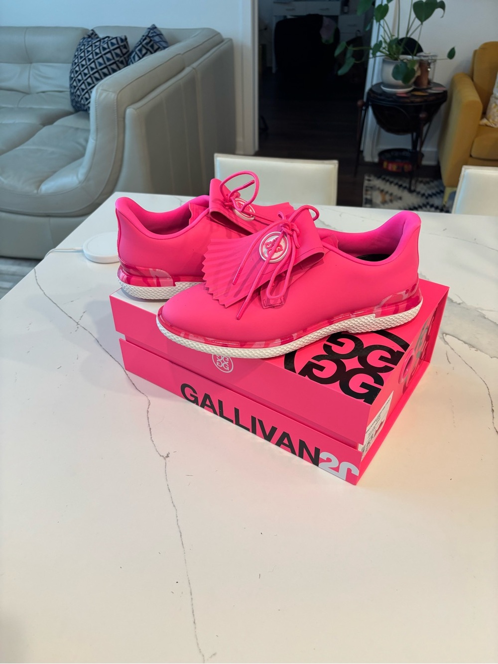 G/FORE Women's Neon Pink Fringe Kiltie golf shoes